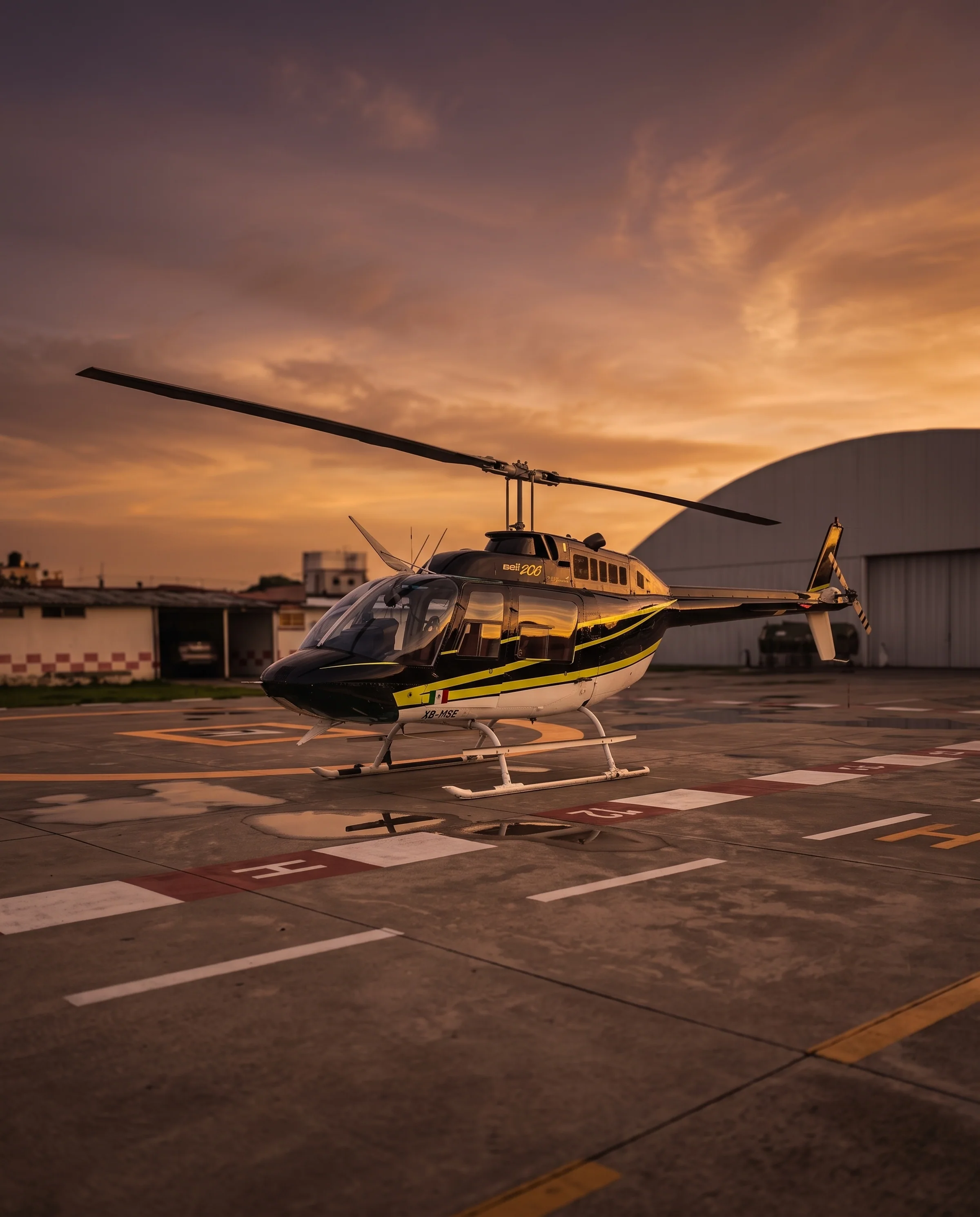 Helicóptero Bell 206 completo