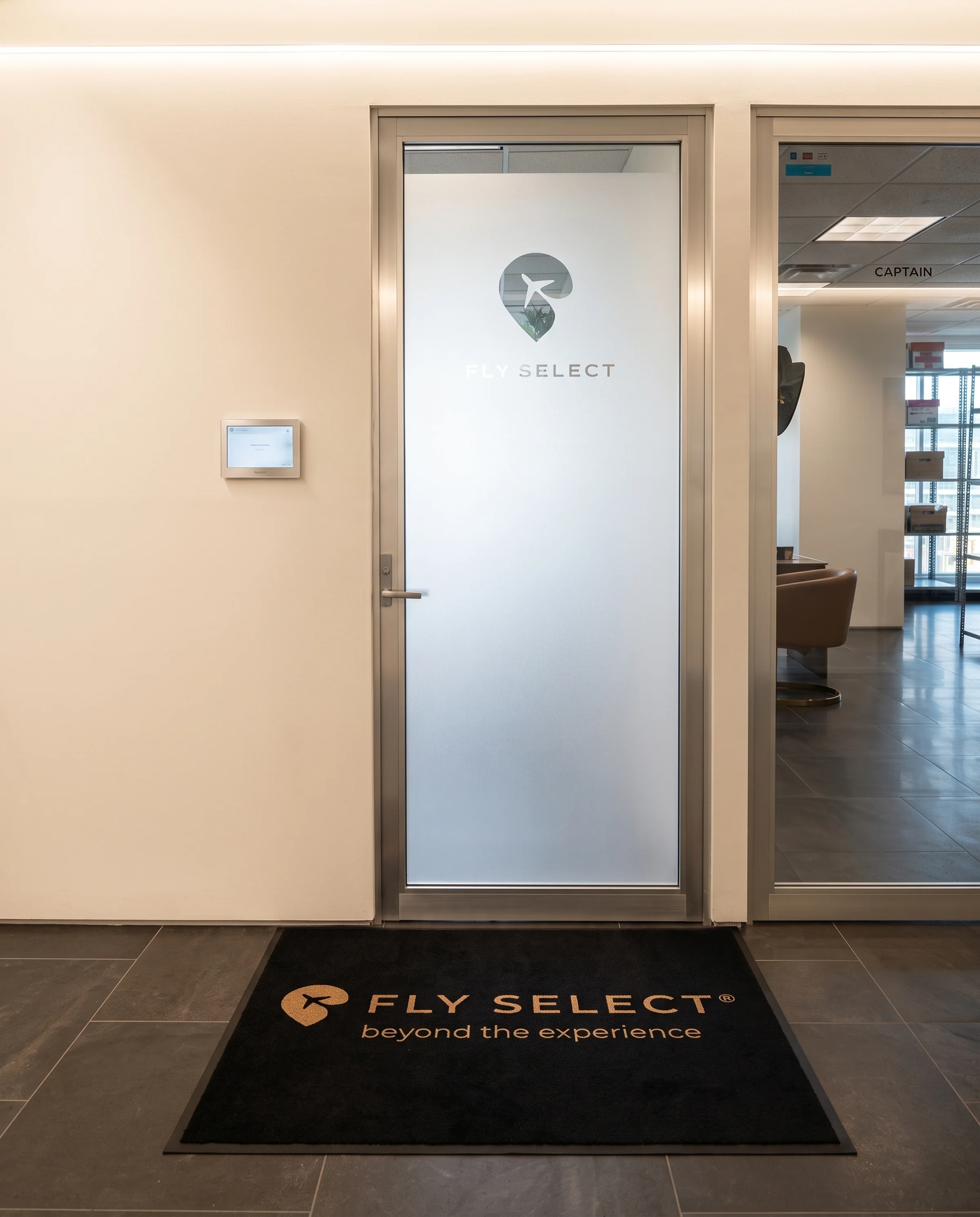 Acceso a la oficina de Fly Select, beyond the experience